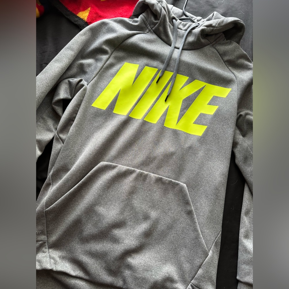 Nike men’s thermafit hoody